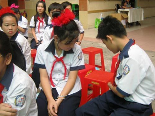 Học sinh tiểu học yêu nhau